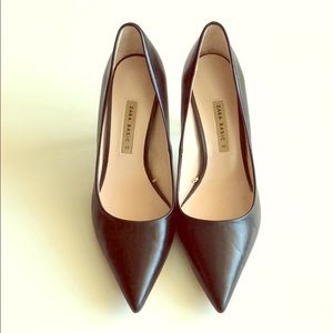 ZARA basic black pointed heel shoes